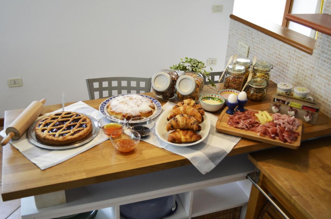Ca Ulivi Bed and Breakfast Ala Εξωτερικό φωτογραφία