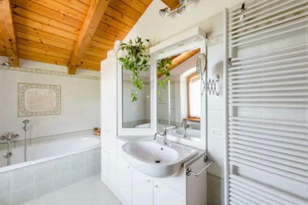 Ca Ulivi Bed and Breakfast Ala Εξωτερικό φωτογραφία
